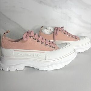 Alexander McQueen Women’s Low cut Pink Tread Slick Boot (39)